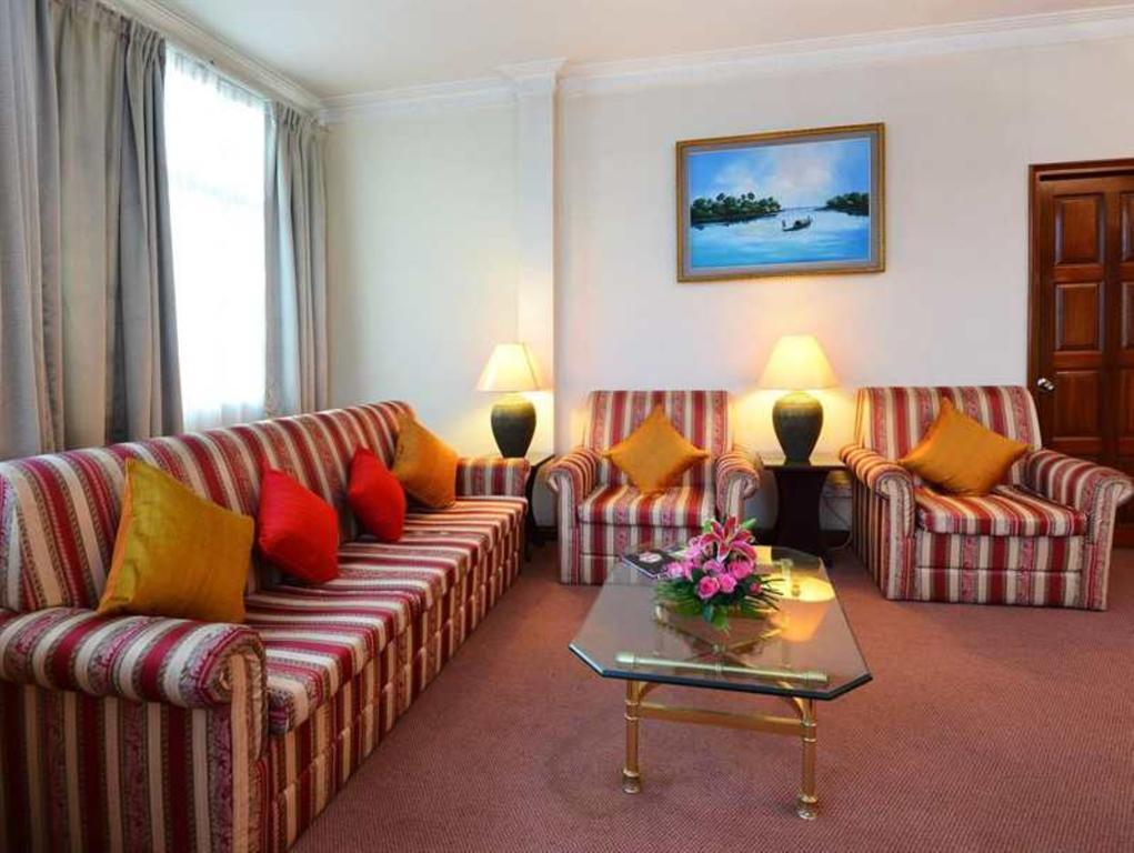 Holiday Villa Hotel City Centre Phnom Penh Quarto foto