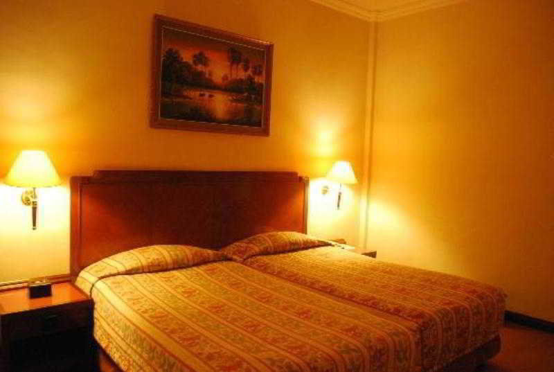 Holiday Villa Hotel City Centre Phnom Penh Exterior foto